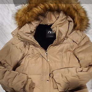 Zara winter puffy coat camel color with zip pockets and removal hoodie faux fur